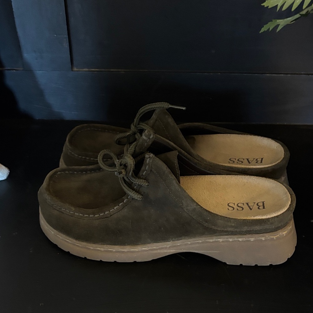 Bass Women's Nicolette Lace-Up Dark Olive Suede Mules